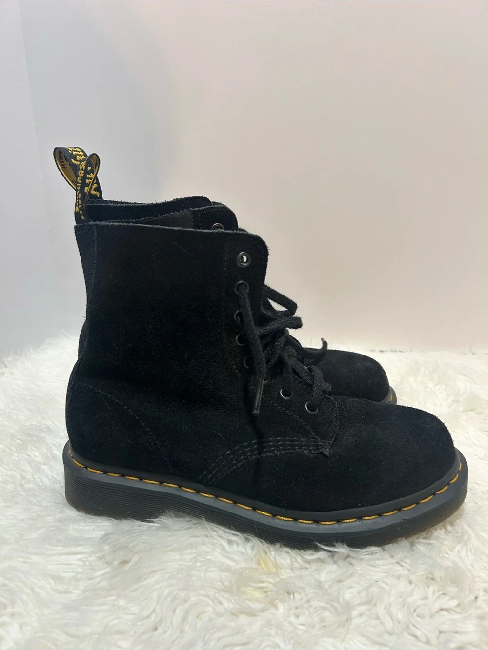 Unisex  Dr. Martens 1460 Black Pascal Suede Boots Sz 38/US 7